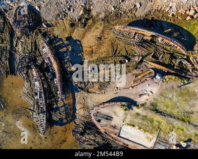 Cimetière de navires sur la côte de la mer de Barents à Teriberka. Banque D'Images