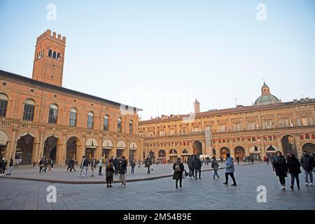 Palazzo del Podesta sur la Piazza Maggiore, Bologne, Émilie-Romagne, Italie Banque D'Images