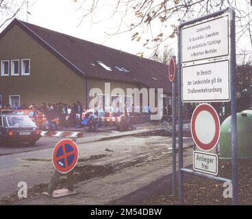 Le gymnase a également été utilisé. Immigrants et réfugiés étrangers en Rhénanie-du-Nord-Westphalie sur 28. 10. 1988 à Unna-Massen. Depuis les chambres Banque D'Images