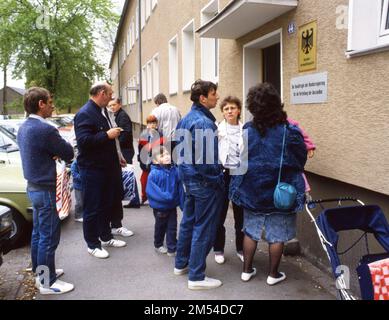 Le gymnase a également été utilisé. Immigrants et réfugiés étrangers en Rhénanie-du-Nord-Westphalie sur 28. 10. 1988 à Unna-Massen. Depuis les chambres Banque D'Images