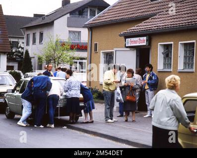 Le gymnase a également été utilisé. Immigrants et réfugiés étrangers en Rhénanie-du-Nord-Westphalie sur 28. 10. 1988 à Unna-Massen. Depuis les chambres Banque D'Images