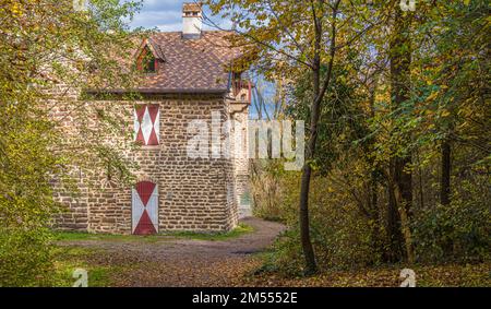 Château du lac de Monticolo dans le Tyrol du Sud, province de Bolzano, Trentin-Haut-Adige, Italie, Europe. Château du lac Montiggl Banque D'Images