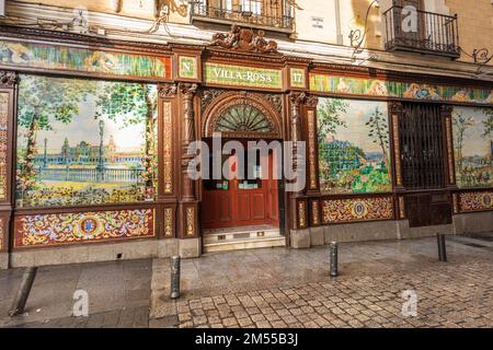 Restaurant typique du centre-ville de Madrid appelé Villa Rosa orné de beaux carreaux de céramique. Communauté de Madrid, Espagne, Europe du Sud. Banque D'Images