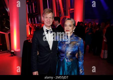 Irina Wanka et son mari Roland Kuhne-Wanka assistent aux Prix du film européen 35th 2022 à la salle de conférence et de concert Harpa sur 10 décembre 2022 à Reykjavik, en Islande. Banque D'Images