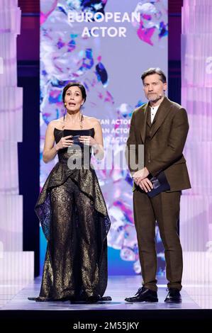 Nukaaka Coster-Waldau et Nikolaj Coster-Waldau ont assisté aux Prix du film européen 35th 2022 à la salle de conférence et de concert Harpa sur 10 décembre 2022 à Reykjavik, en Islande. Banque D'Images