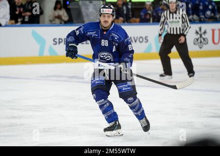 26.12.2022, Davos, Eisstadion Davos, Sprengler Cup: HC Ambri-Piotta - Orebro HK, Inti Pestoni de HC Ambri-Piotta (Andrea Branca / SPP-JP) Banque D'Images