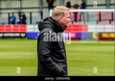 Salford, Royaume-Uni. 26th décembre 2022. Pete Wild, responsable du Barrow FC lors du match Sky Bet League 2 entre Salford City et Barrow au Peninsula Stadium, Moor Lane, Salford, le lundi 26th décembre 2022. (Credit: Ian Charles | MI News) Credit: MI News & Sport /Alay Live News Banque D'Images