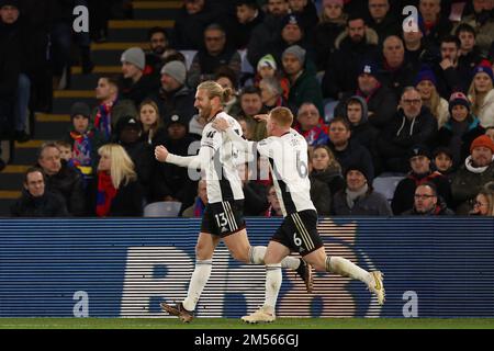 Londres, Royaume-Uni, 26th décembre 2022 ; Selhurst Park, Crystal Palace, Londres, Angleterre ; Premier League football, Crystal Palace versus Fulham ; Tim Ram de Fulham fête après avoir obtenu son score pour 0-2 dans le crédit de 71st minutes : action plus Sports Images/Alamy Live News Banque D'Images