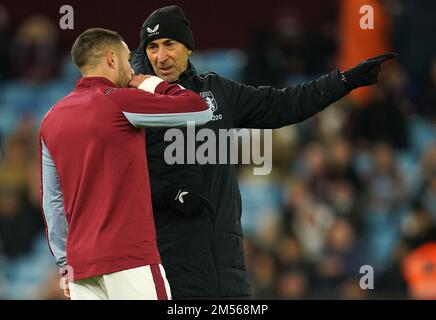 L'entraîneur-chef adjoint d'Aston Villa Pako Ayestaran avant le match de la Premier League à Villa Park, Birmingham. Date de la photo: Lundi 26 décembre 2022. Banque D'Images