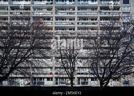 Cables Wynd House, mieux connue sous le nom de Leith Banana Flats à Leith Edinburgh, construite entre 1962 et 1965. Banque D'Images