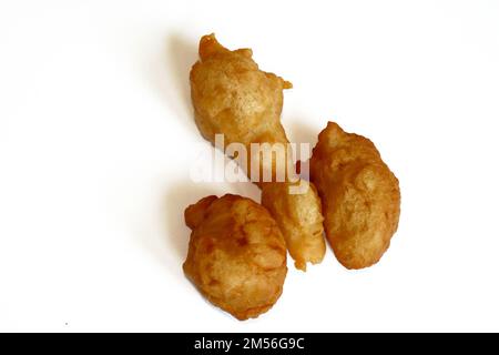 Beignets siciliens traditionnels italiens frits en friture de légumes huile Banque D'Images