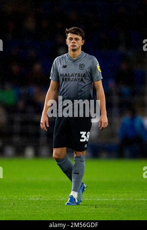 Cardiff, Royaume-Uni. 26th décembre 2022. Perry ng de Cardiff City en action. Match de championnat EFL Skybet, Cardiff City et Queens Park Rangers au Cardiff City Stadium à Cardiff, pays de Galles, le lendemain de Noël, lundi 26th décembre 2022. Cette image ne peut être utilisée qu'à des fins éditoriales. Utilisation éditoriale uniquement, licence requise pour une utilisation commerciale. Aucune utilisation dans les Paris, les jeux ou les publications d'un seul club/ligue/joueur. photo par Lewis Mitchell/Andrew Orchard sports photographie/Alamy Live News crédit: Andrew Orchard sports photographie/Alamy Live News Banque D'Images