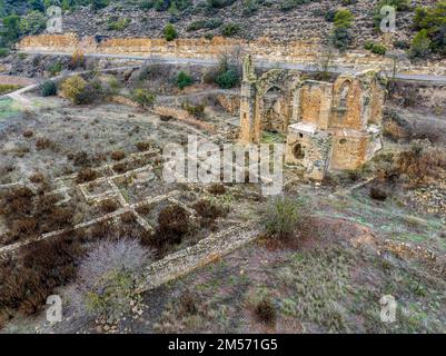 Monastère de Santa Maria de Vallsanta est un ancien monastère cistercien féminin situé près de la ville de Guimera, dans la région catalane d'Urgell, en Espagne Banque D'Images