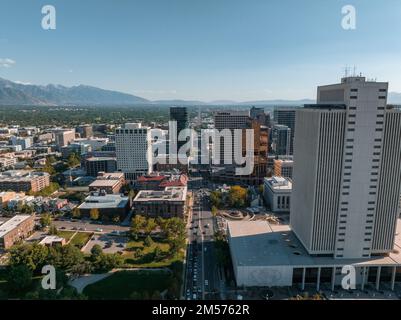 Vue panoramique aérienne sur les gratte-ciel de Salt Lake City dans l'Utah Banque D'Images