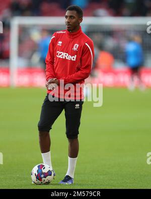 Middlesborough, Royaume-Uni. 26th décembre 2022. Isaiah Jones de Middlesbrough se réchauffe lors du match de championnat Sky Bet entre Middlesbrough et Wigan Athletic au stade Riverside, à Middlesbrough, le lundi 26th décembre 2022. (Credit: Mark Fletcher | MI News ) Credit: MI News & Sport /Alay Live News Banque D'Images