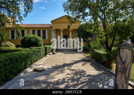 Vue extérieure du musée archéologique de Sparta situé dans la ville de Sparta, Laconia, Grèce. Il abrite des milliers de découvertes de l'ancienne Acropole o Banque D'Images