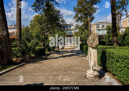 Vue extérieure du musée archéologique de Sparta situé dans la ville de Sparta, Laconia, Grèce. Il abrite des milliers de découvertes de l'ancienne Acropole o Banque D'Images