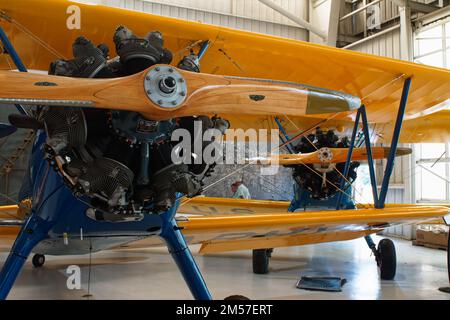 Un Boeing PT-17 Tuskegee Stearman est exposé au American Heritage Museum. Hudson, Massachusetts. Banque D'Images