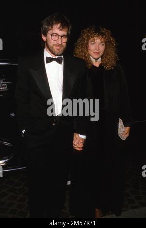 Steven Spielberg et Amy Irving au cinquième prix annuel Sherrill C. Corwin Human relations Award du Comité juif américain Salute à Steven J. Ross on 23 novembre 1986 à Beverly Hills, Californie Credit: Ralph Dominguez/MediaPunch Banque D'Images