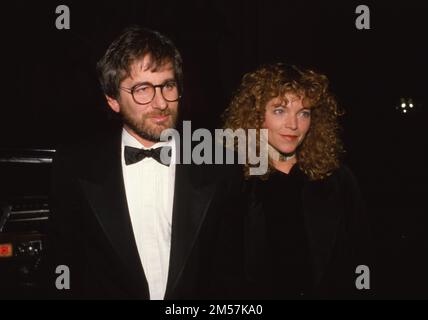 Steven Spielberg et Amy Irving au cinquième prix annuel Sherrill C. Corwin Human relations Award du Comité juif américain Salute à Steven J. Ross on 23 novembre 1986 à Beverly Hills, Californie Credit: Ralph Dominguez/MediaPunch Banque D'Images