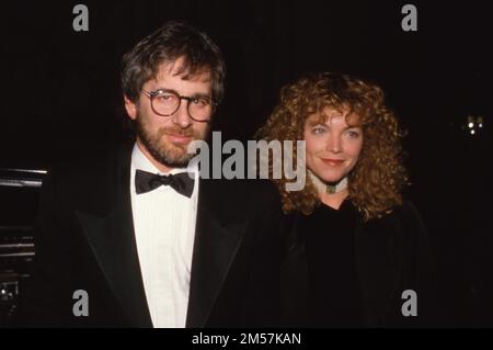 Steven Spielberg et Amy Irving au cinquième prix annuel Sherrill C. Corwin Human relations Award du Comité juif américain Salute à Steven J. Ross on 23 novembre 1986 à Beverly Hills, Californie Credit: Ralph Dominguez/MediaPunch Banque D'Images