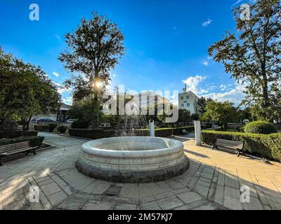 Vue extérieure du musée archéologique de Sparta situé dans la ville de Sparta, Laconia, Grèce. Il abrite des milliers de découvertes de l'ancienne Acropole o Banque D'Images