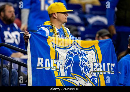 26 décembre 2022 : fan des Chargers de Los Angeles pendant le match de la NFL contre les Colts d'Indianapolis à Indianapolis, Indiana. John Mersiits/CSM. Banque D'Images