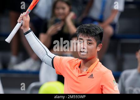 (221227) -- BEIJING, 27 décembre 2022 (Xinhua) -- photo de fichier prise le 31 août 2022 montre Wu Yibing de Chine célèbre après le match de deuxième tour des célibataires hommes contre Nuno Borges du Portugal aux championnats de tennis US Open 2022 à New York, aux États-Unis. 2022 a marqué une année fructueuse pour le tennis chinois. En mai, Zheng Qinwen a atteint le rond-point de 16 dans son premier tirage au sort de l'Open de France. Lors de l'US Open d'août, le qualificatif Wu Yibing est devenu le premier joueur chinois à atteindre le troisième tour de tous les grands tournois de slam de l'époque Open. En octobre, Zhang Zhizhen est devenu Banque D'Images