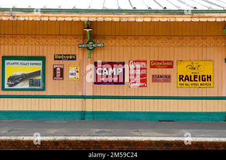 Angleterre, Sussex, Bluebell Railway, Horsted Keynes Station, plate-forme scène *** Légende locale *** Royaume-Uni,Grande-Bretagne,Grande-Bretagne,Angleterre,Engli Banque D'Images