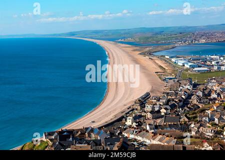 Angleterre, Dorset, Weymouth, Portland, vue de Chesil Beach et Fortuneswell de Portland Bill *** Légende locale *** Royaume-Uni,Grande-Bretagne,B Banque D'Images