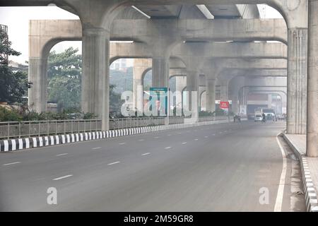 Dhaka, Bangladesh - 27 décembre 2022 : Station de métro d'Agargaon à Dhaka. Le premier projet de ligne de métro ferroviaire du Bangladesh dans la capitale Dhaka, Banque D'Images