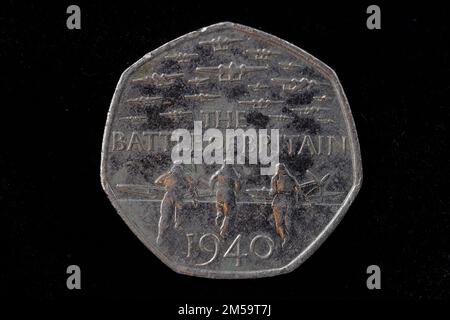 Reine Elizabeth II 50p : bataille de Grande-Bretagne émise en 2015 Banque D'Images