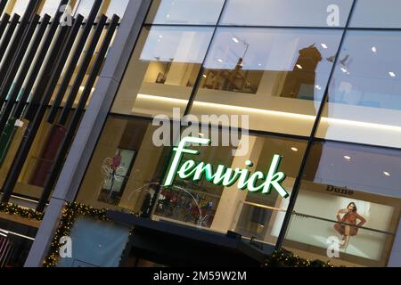 Extérieur du grand magasin Fenwick indiquant le nom du magasin Banque D'Images