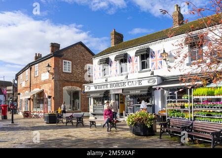 Thirsk North Yorkshire Thirsk Whire Horse café Fish and Chips shop in Thirsk Market place Thirsk North Yorkshire Angleterre GB Europe Banque D'Images