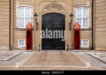 Palais Amalienborg, siège gouvernemental de la famille royale danoise, Copenhague, Danemark, Europe Banque D'Images