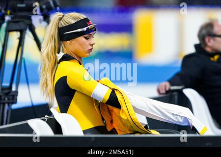 HEERENVEEN, PAYS-BAS - DÉCEMBRE 27: Jutta Leerdam de Team Jumbo Visma en compétition sur les femmes 500m pendant le KNSB Speed Skating NK Sprint sur 27 décembre 2022 à Heerenveen, pays-Bas (photo par Andre Weening/Orange Pictures) Banque D'Images