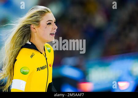 HEERENVEEN, PAYS-BAS - DÉCEMBRE 27: Jutta Leerdam de Team Jumbo Visma en compétition sur les femmes 500m pendant le KNSB Speed Skating NK Sprint sur 27 décembre 2022 à Heerenveen, pays-Bas (photo par Andre Weening/Orange Pictures) Banque D'Images