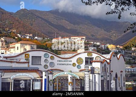 Magasin de céramique de la ville de Ravello, Italie Banque D'Images