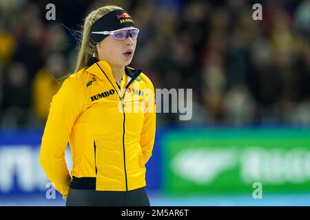 HEERENVEEN, PAYS-BAS - DÉCEMBRE 27: Jutta Leerdam de Jumbo Visma en compétition sur les femmes 500m pendant le KNSB Speed Skating NK Sprint sur 27 décembre 2022 à Heerenveen, pays-Bas (photo par Andre Weening/Orange Pictures) Banque D'Images