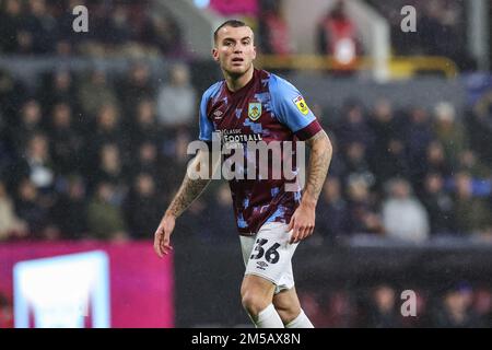 Jordan Beyer #36 de Burnley lors du match de championnat de Sky Bet Burnley vs Birmingham City à Turf Moor, Burnley, Royaume-Uni, 27th décembre 2022 (photo de Mark Cosgrove/News Images) Banque D'Images