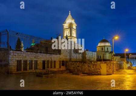 Vue nocturne de l'église luthérienne du Rédempteur, dans la vieille ville de Jérusalem, Israël Banque D'Images