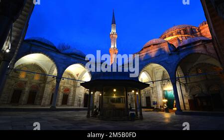 La mosquée Sehzade, située à Istanbul, en Turquie, a été construite par Mimar Sinan au 16th siècle. Banque D'Images