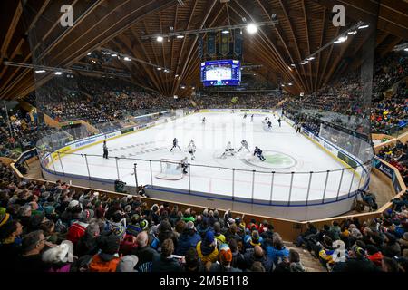 Davos, Eisstadion Davos, Sprengler Cup: HC Davos - équipe, Canada. 27th décembre 2022. (Andrea Branca/SPP-JP) crédit: SPP Sport presse photo. /Alamy Live News Banque D'Images