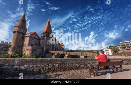 Le château de Corvin, également connu sous le nom de château de Hunyadi ou château de Hunedoara. Hunedoara, Roumanie Banque D'Images