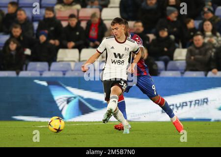 Londres, Royaume-Uni. 27th décembre 2022. Luke Bernard Harris, de Fulham, lors du match de la Premier League entre Crystal Palace et Fulham à Selhurst Park, Londres, Angleterre, le 26 décembre 2022. Photo de Ken Sparks. Utilisation éditoriale uniquement, licence requise pour une utilisation commerciale. Aucune utilisation dans les Paris, les jeux ou les publications d'un seul club/ligue/joueur. Crédit : UK Sports pics Ltd/Alay Live News Banque D'Images