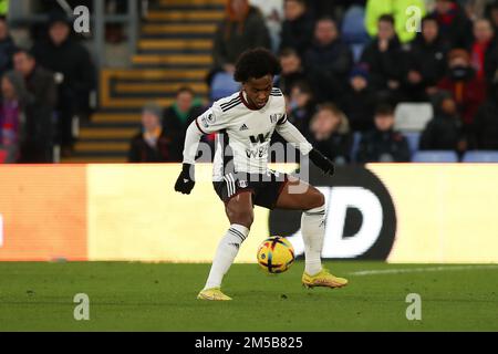 Londres, Royaume-Uni. 27th décembre 2022. Willian de Fulham en action lors du match de la Premier League entre Crystal Palace et Fulham à Selhurst Park, Londres, Angleterre, le 26 décembre 2022. Photo de Ken Sparks. Utilisation éditoriale uniquement, licence requise pour une utilisation commerciale. Aucune utilisation dans les Paris, les jeux ou les publications d'un seul club/ligue/joueur. Crédit : UK Sports pics Ltd/Alay Live News Banque D'Images