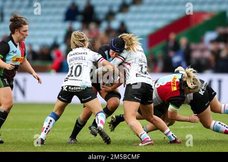 Londres, Royaume-Uni. 27th décembre 2022. Sarah Bonar de Harlequins Women est une double-attaque par Elinor Snowsill et Amber Reed de Bristol Bears Women lors du match féminin d'Allianz Premier 27 Harlequins Women contre Bristol Bears Women à Twickenham Stoop, Londres, Royaume-Uni, 27th décembre 2022 (photo de Nick Browning/News Images) à Londres, Royaume-Uni, 12//2022. (Photo de Nick Browning/News Images/Sipa USA) crédit: SIPA USA/Alay Live News Banque D'Images