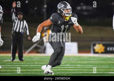 St. John Bosco Braves Tight End Matayo Uiagalelei (11) lors du championnat d'État de football de la CIF Open Division 2022 le samedi décembre Banque D'Images