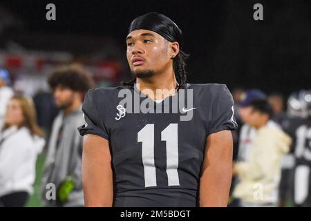 St. John Bosco Braves Tight End Matayo Uiagalelei (11) lors du championnat d'État de football de la CIF Open Division 2022 le samedi décembre Banque D'Images