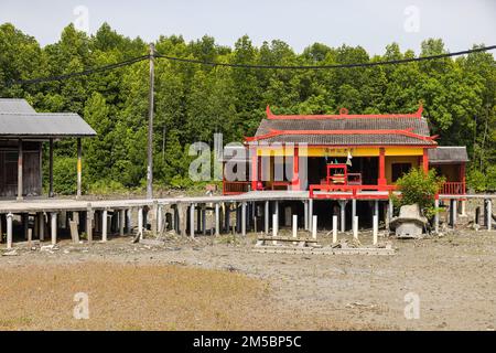 Pulau Ketam, Malaisie - 26 décembre 2022: Pulau Ketam traduit signifie île de crabe, c'est une petite île située au large de la côte de Klang. Temp. Chinoise Banque D'Images